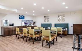 Clarion Pointe East Lansing University Area